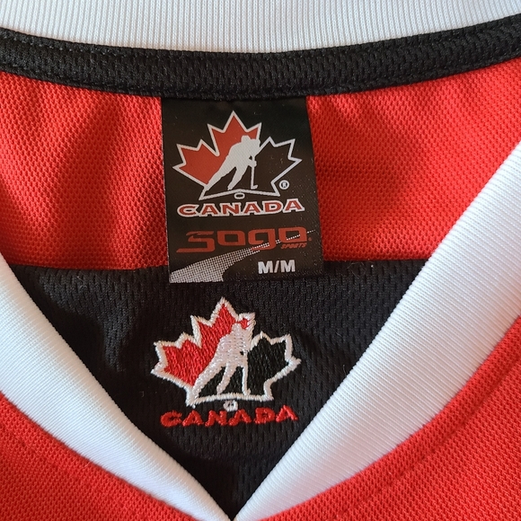 Canadian Hockey jerseys - Picture 2 of 3